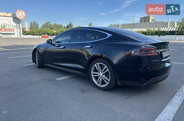 Лифтбек Tesla Model S 2015 в 