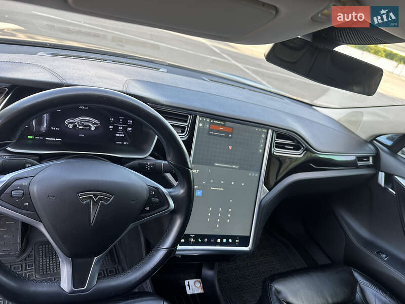 Лифтбек Tesla Model S 2015 в Полтаве