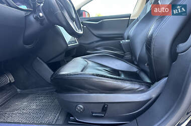 Лифтбек Tesla Model S 2015 в 