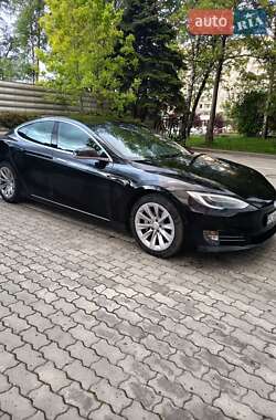 Лифтбек Tesla Model S 2018 в 