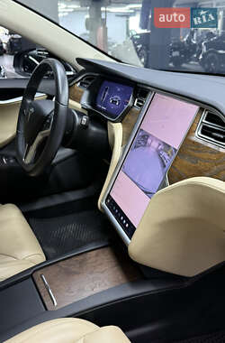 Лифтбек Tesla Model S 2017 в 