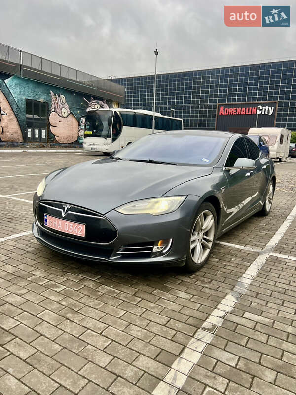 Лифтбек Tesla Model S 2013 в Луцке