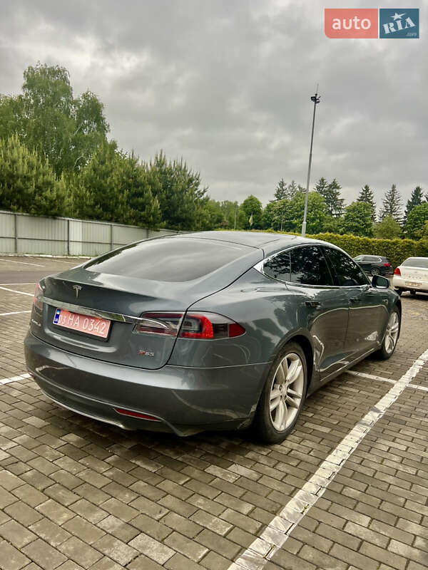 Лифтбек Tesla Model S 2013 в Луцке