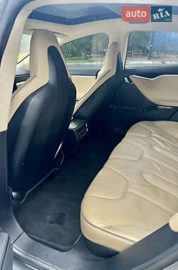 Лифтбек Tesla Model S 2013 в 
