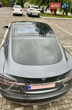 Лифтбек Tesla Model S 2013 в 