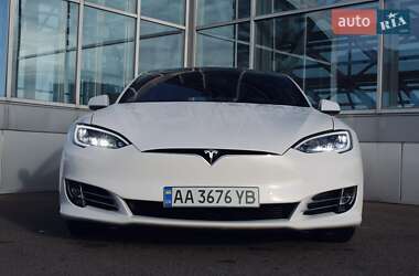 Лифтбек Tesla Model S 2019 в Киеве