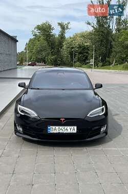 Ліфтбек Tesla Model S 2017 в 