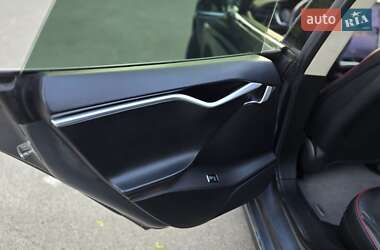 Ліфтбек Tesla Model S 2013 в 