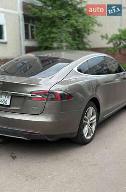 Ліфтбек Tesla Model S 2015 в 