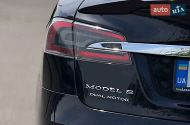 Лифтбек Tesla Model S 2017 в 