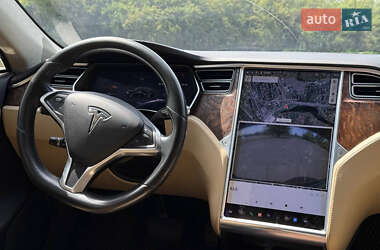 Лифтбек Tesla Model S 2017 в 