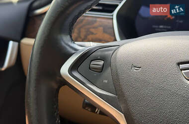 Лифтбек Tesla Model S 2017 в 