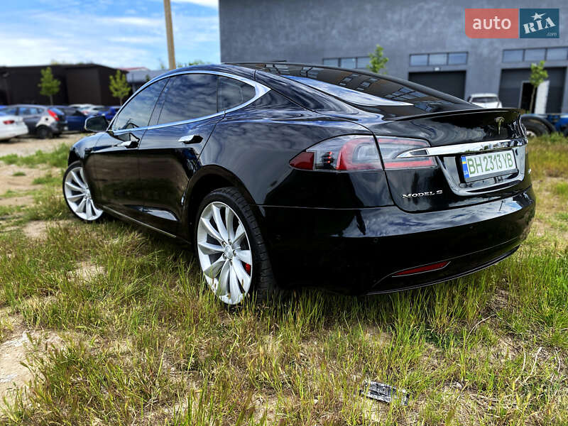 Лифтбек Tesla Model S 2017 в Одессе