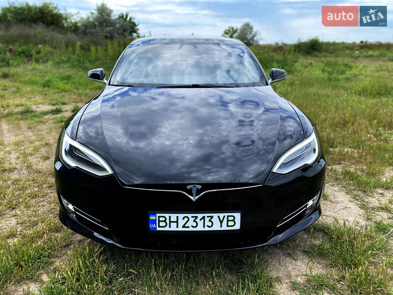 Лифтбек Tesla Model S 2017 в Одессе