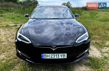 Лифтбек Tesla Model S 2017 в 