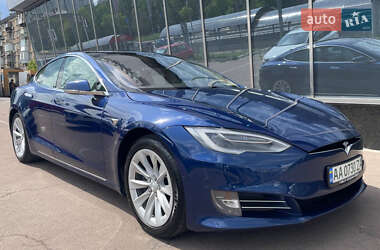 Ліфтбек Tesla Model S 2018 в Києві