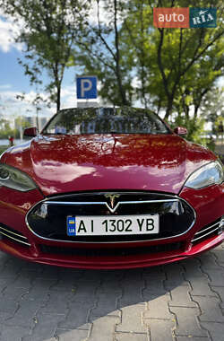 Лифтбек Tesla Model S 2014 в 