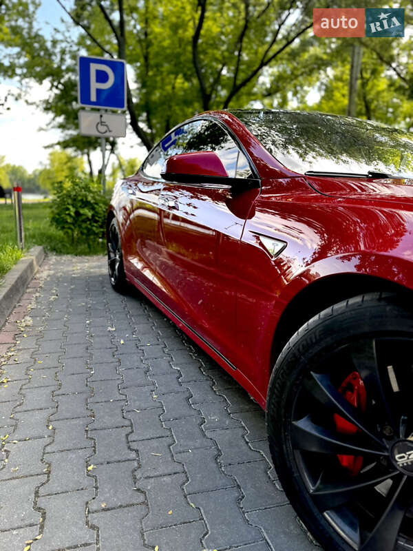 Лифтбек Tesla Model S 2014 в Киеве
