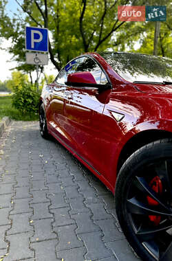 Лифтбек Tesla Model S 2014 в 