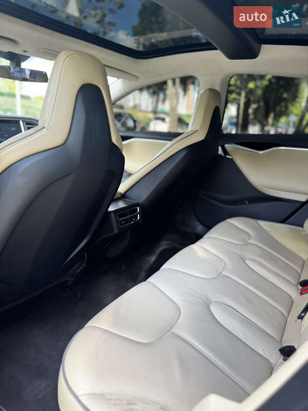 Лифтбек Tesla Model S 2014 в Киеве