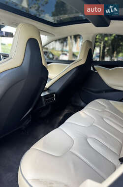 Лифтбек Tesla Model S 2014 в 