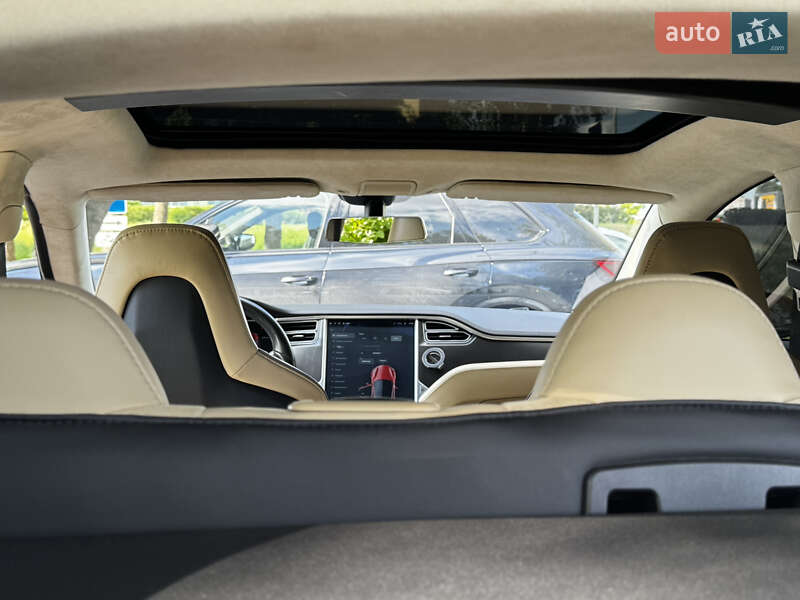 Лифтбек Tesla Model S 2014 в Киеве