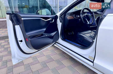 Лифтбек Tesla Model S 2017 в 