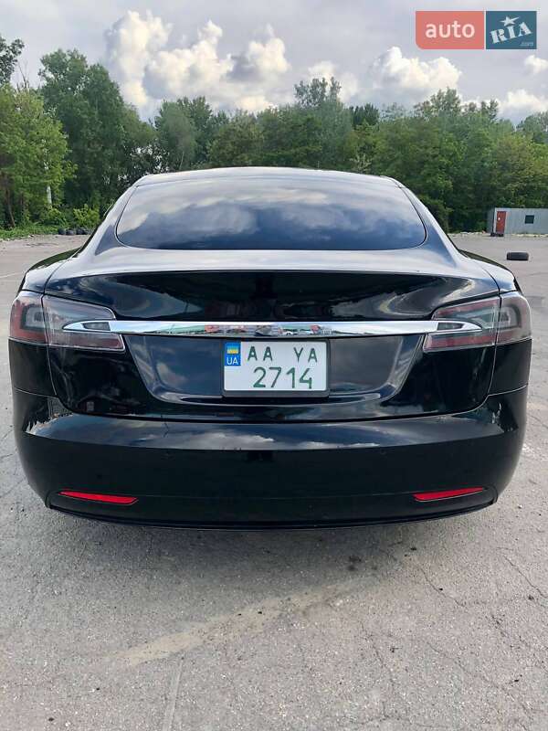 Лифтбек Tesla Model S 2016 в Киеве фото 5 Лифтбек Tesla Model S 2016 в Киеве