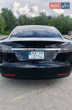 Лифтбек Tesla Model S 2016 в 