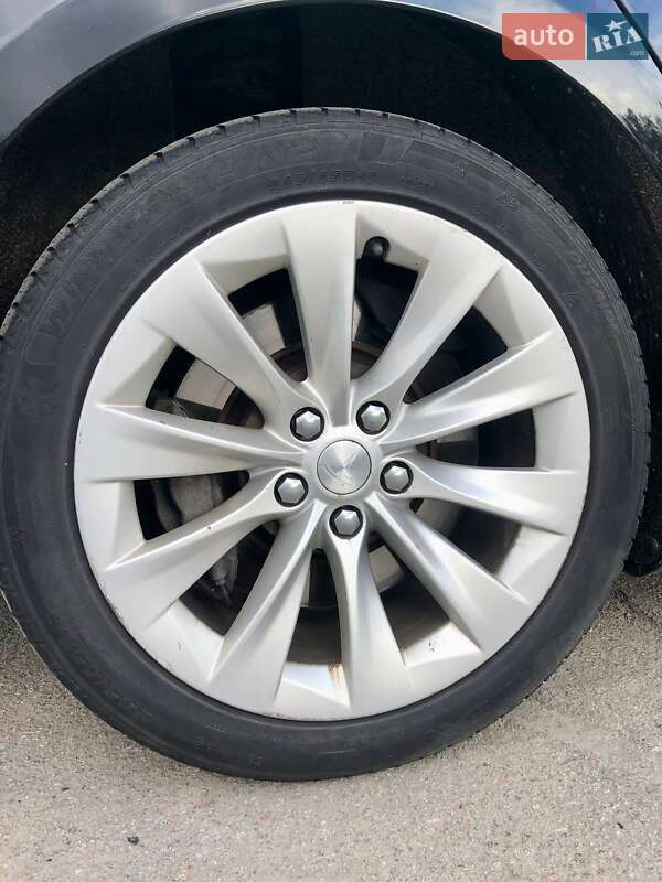 Лифтбек Tesla Model S 2016 в Киеве фото 9 Лифтбек Tesla Model S 2016 в Киеве