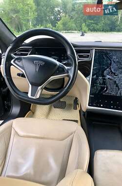 Лифтбек Tesla Model S 2016 в 