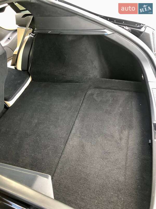 Лифтбек Tesla Model S 2016 в Киеве фото 21 Лифтбек Tesla Model S 2016 в Киеве