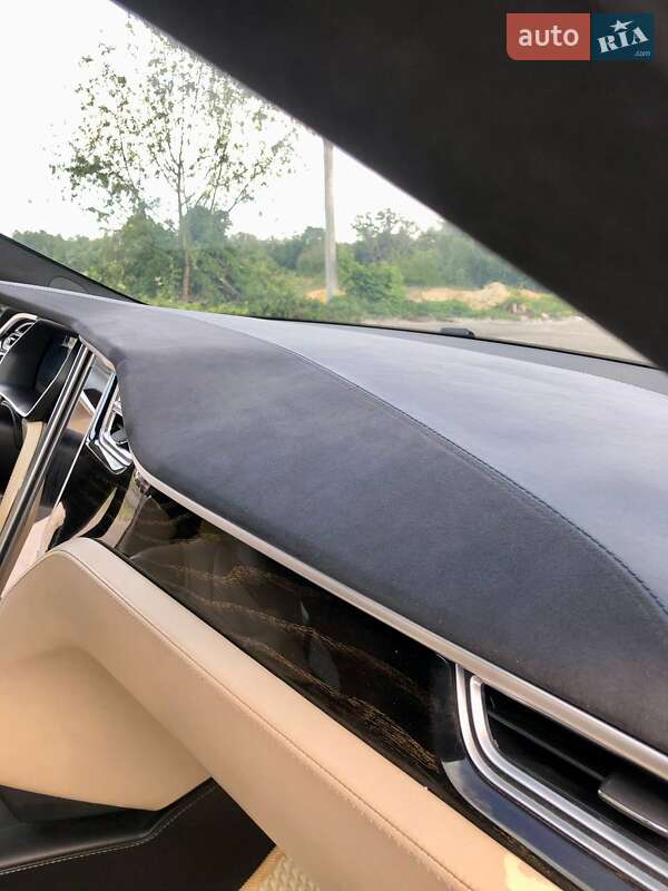 Лифтбек Tesla Model S 2016 в Киеве фото 28 Лифтбек Tesla Model S 2016 в Киеве