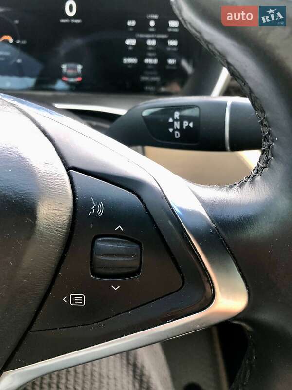 Лифтбек Tesla Model S 2016 в Киеве фото 36 Лифтбек Tesla Model S 2016 в Киеве