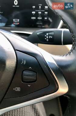 Лифтбек Tesla Model S 2016 в 