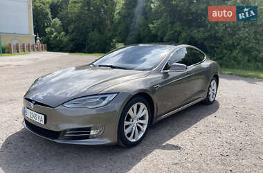 Ліфтбек Tesla Model S 2016 в Києві