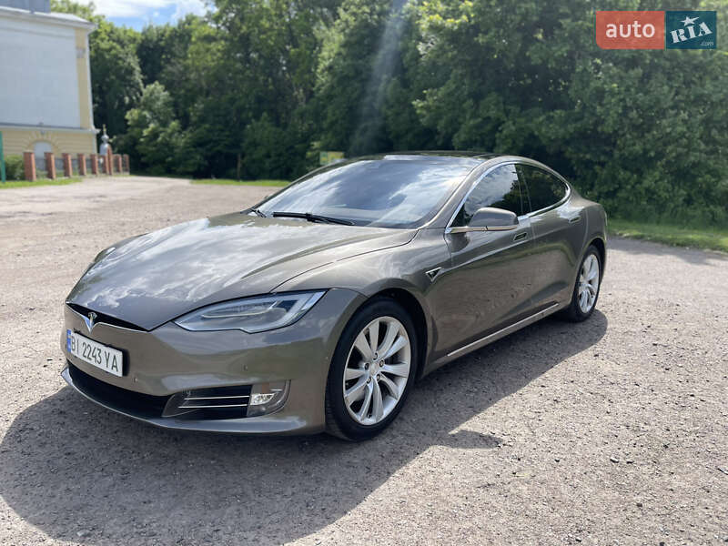 Tesla Model S 2016