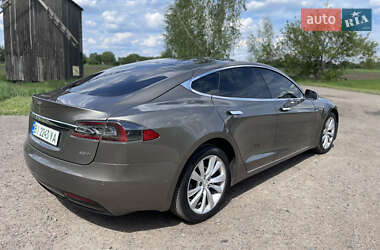 Лифтбек Tesla Model S 2016 в 