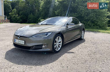 Лифтбек Tesla Model S 2016 в 