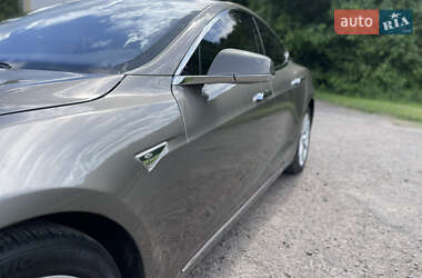 Лифтбек Tesla Model S 2016 в 