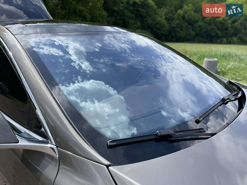 Лифтбек Tesla Model S 2016 в Киеве