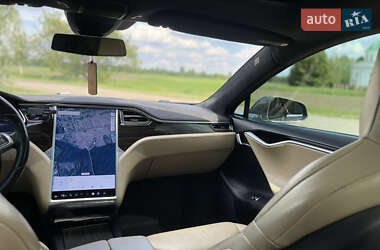 Лифтбек Tesla Model S 2016 в 