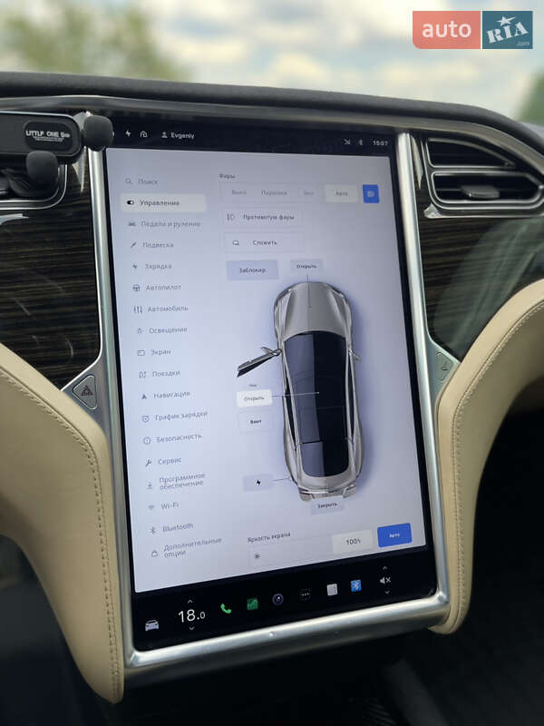 Лифтбек Tesla Model S 2016 в Киеве
