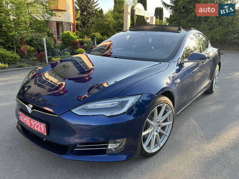 Лифтбек Tesla Model S 2017 в Тернополе