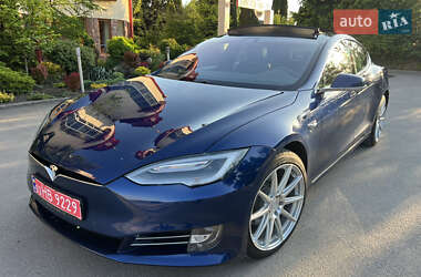 Лифтбек Tesla Model S 2017 в 