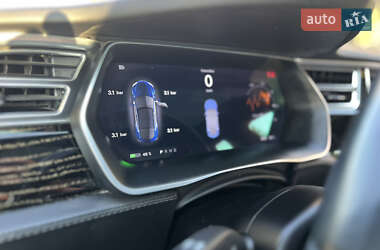 Лифтбек Tesla Model S 2017 в 