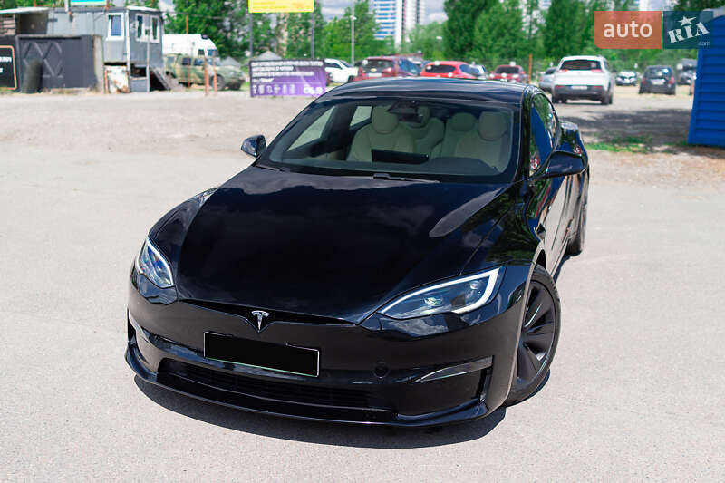 Лифтбек Tesla Model S 2023 в Киеве