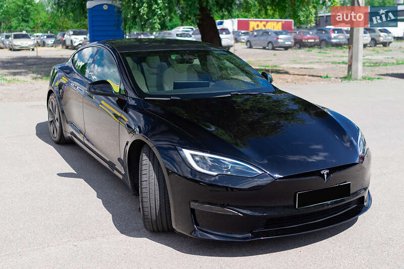 Лифтбек Tesla Model S 2023 в Киеве