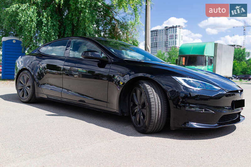 Лифтбек Tesla Model S 2023 в Киеве