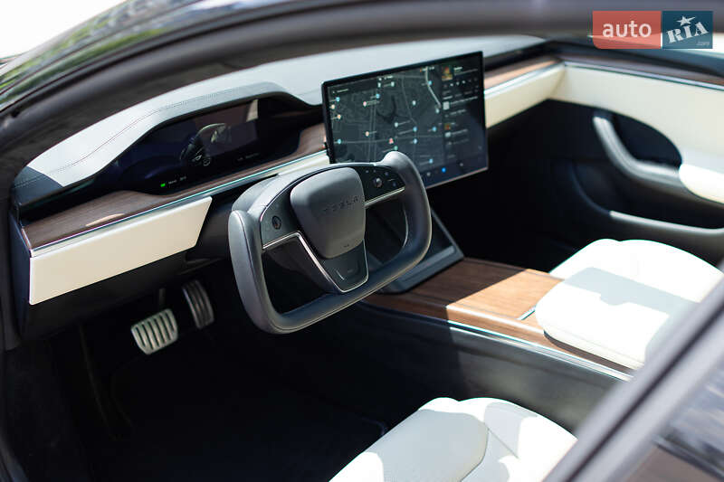 Лифтбек Tesla Model S 2023 в Киеве